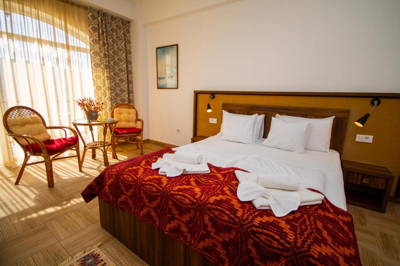 Mai Danube Hotel Ieşelniţa Exterior foto
