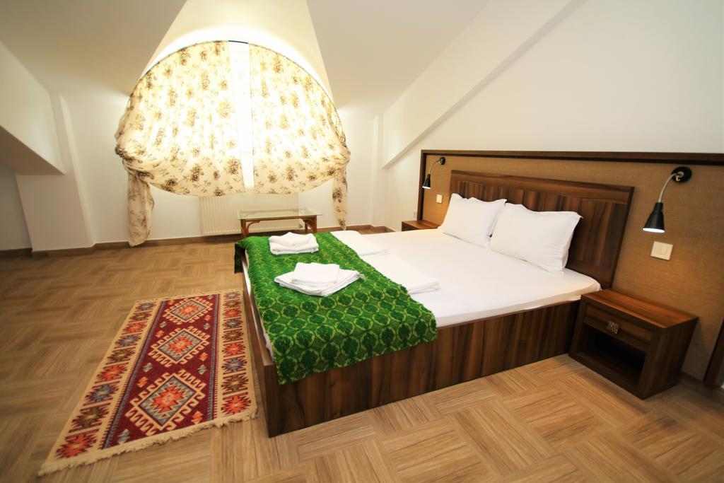 Mai Danube Hotel Ieşelniţa Exterior foto