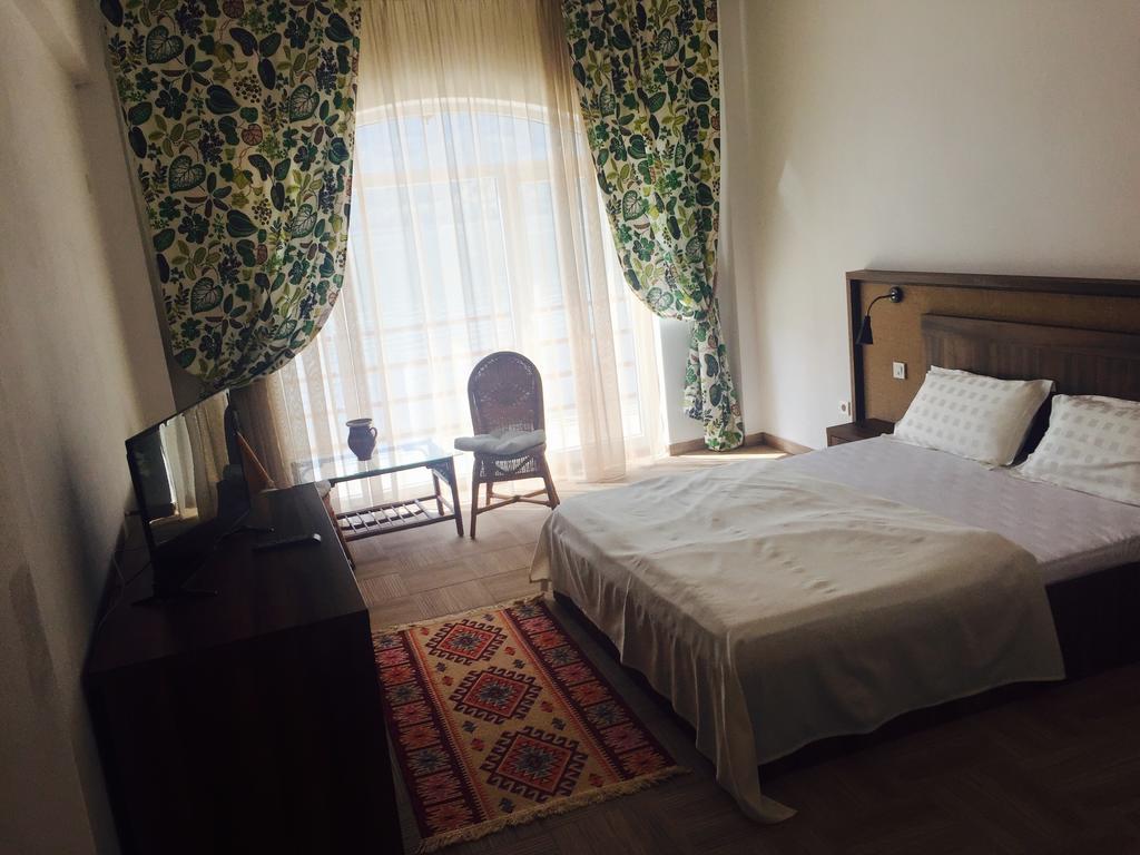 Mai Danube Hotel Ieşelniţa Exterior foto
